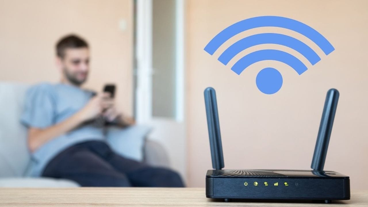 આપણા ઘરોમાં કેટલીક વસ્તુઓ છે જે વર્ષો સુધી ઉપયોગમાં રહે છે. Wi-Fi રાઉટર પણ આવી જ એક વસ્તુ છે. એકવાર ખરીદી લીધા પછી, લોકો ઘણા વર્ષો સુધી Wi-Fi રાઉટરનો ઉપયોગ કરવાનું ચાલુ રાખે છે. જો કે, અન્ય કોઈપણ ઉત્પાદનની જેમ, Wi-Fi રાઉટરની પણ "એક્સપાયરી ડેટ " હોય છે. ઘણા વર્ષો જૂના રાઉટરનો ઉપયોગ કરવાથી ફક્ત ઇન્ટરનેટની ગતિ ધીમી જ નહીં પરંતુ તમારી ગોપનીયતા માટે પણ જોખમ ઊભું થાય છે. આ કારણોસર, યુઝર્સે તેમના જૂના Wi-Fi રાઉટરને બદલવાનું વિચારવું જોઈએ. (ફોટો ક્રેડિટ-સોશિયલ મીડિયા)