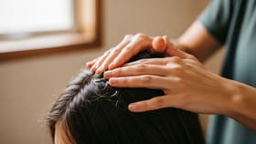 હેર વૉશ કરવાના કેટલા ટાઈમ પહેલા વાળમાં તેલ લગાવવું જોઈએ?