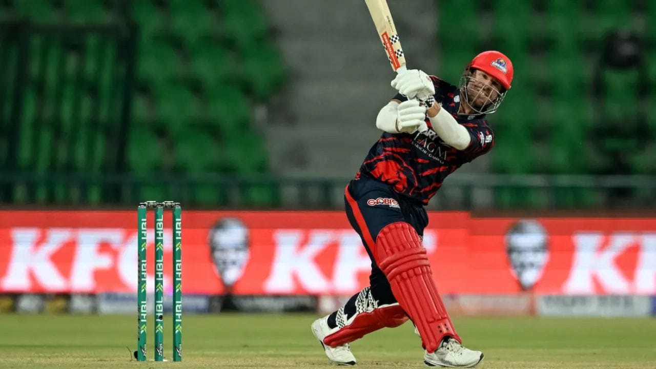 હવે આગળ શું?: વોર્નરને આગામી 7 મેના રોજ કોર્ટ સમક્ષ હાજર થવા માટે આદેશ આપવામાં આવ્યો છે. જોકે તેમની સામે કોઈ સખત જામીન શરતો લાદવામાં આવી નથી, પરંતુ કોર્ટનો ચુકાદો તેમની પ્રતિષ્ઠા અને ભવિષ્યની લીગ ક્રિકેટ પર મોટી અસર પાડી શકે છે.