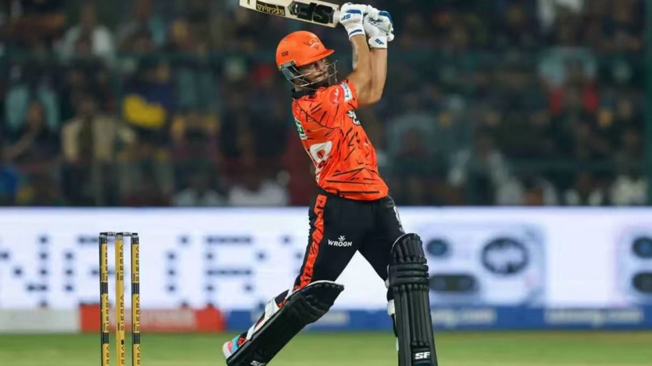  માતાપિતાના ટેકા વિના અને તેની દાદીના માર્ગદર્શન હેઠળ ઉછરેલા આ ખેલાડીએ હવે મેદાન પર પોતાનું વર્ચસ્વ સ્થાપિત કર્યું છે, અને સાબિત કર્યું છે કે હિંમતથી ભાગ્યની રેખાઓ પણ બદલી શકાય છે.