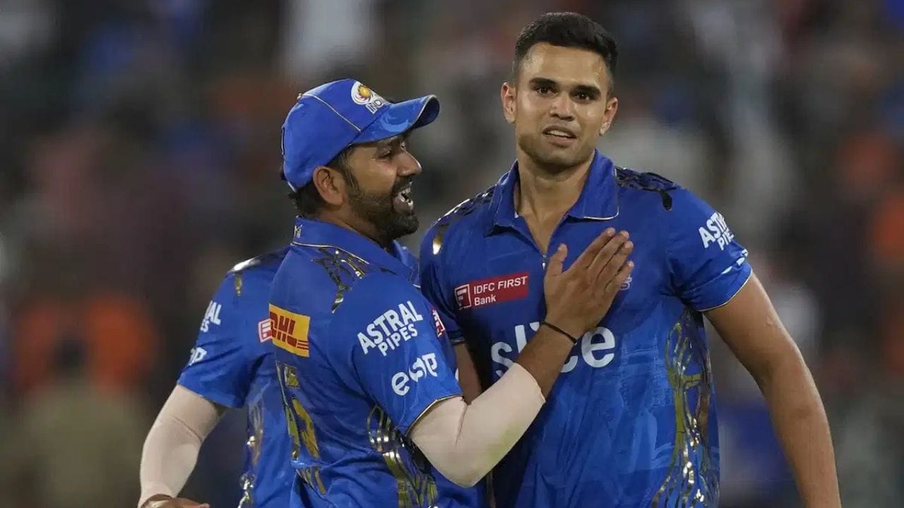 અર્જુન તેંડુલકર, જેણે પહેલા મુંબઈ ઈન્ડિયન્સ તરફથી IPLમાં ડેબ્યૂ કર્યું હતું, તેની પાસેથી ઘણી અપેક્ષાઓ હતી. તેમ છતાં, અત્યાર સુધી તે પોતાનું સ્થાન મજબૂત બનાવી શક્યા નથી. તેના પિતા સચિન તેંડુલકરની પ્રતિષ્ઠાને ધ્યાનમાં લેતા તેના પર દબાણ પણ વધારે રહ્યું છે.