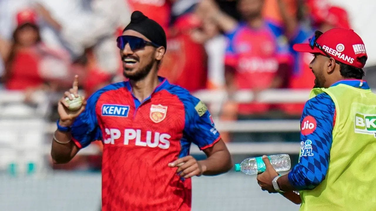 આ મેચમાં સૌથી મોંઘો બોલર પંજાબ કિંગ્સનો અર્શદીપ સિંહ હતો. તેણે ચાર ઓવરમાં 12.50 ના ઇકોનોમી રેટથી 50 રન આપ્યા અને બે વિકેટ લીધી. આ ખરાબ પ્રદર્શન છતાં, તેને ખાસ પુરસ્કાર મળ્યો.