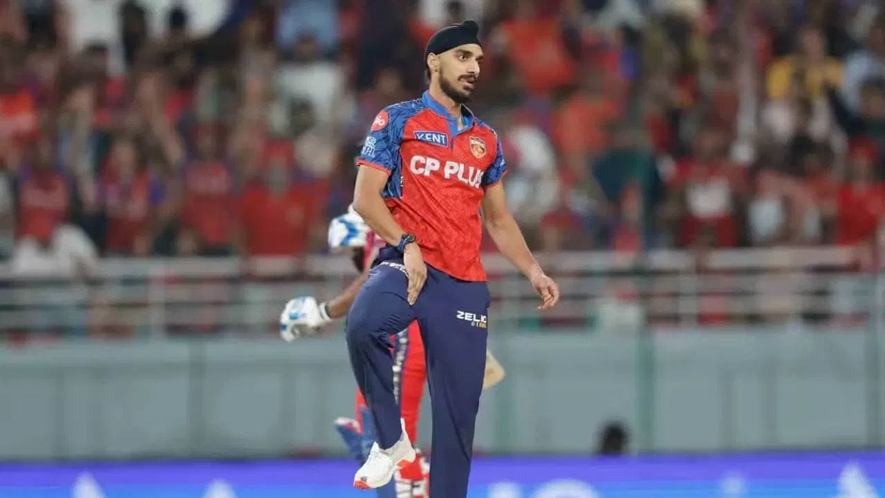 આ સિઝનમાં સૌથી વધુ વાઈડ બોલ ફેંકવામાં IPL 2026 રેન્કિંગમાં અર્શદીપ નંબર 1 પર છે. તેણે IPL 2026 સીઝનમાં અત્યાર સુધીમાં 19 વાઈડ બોલ ફેંક્યા છે, જે એક જ સિઝનમાં સૌથી વધુ છે. 