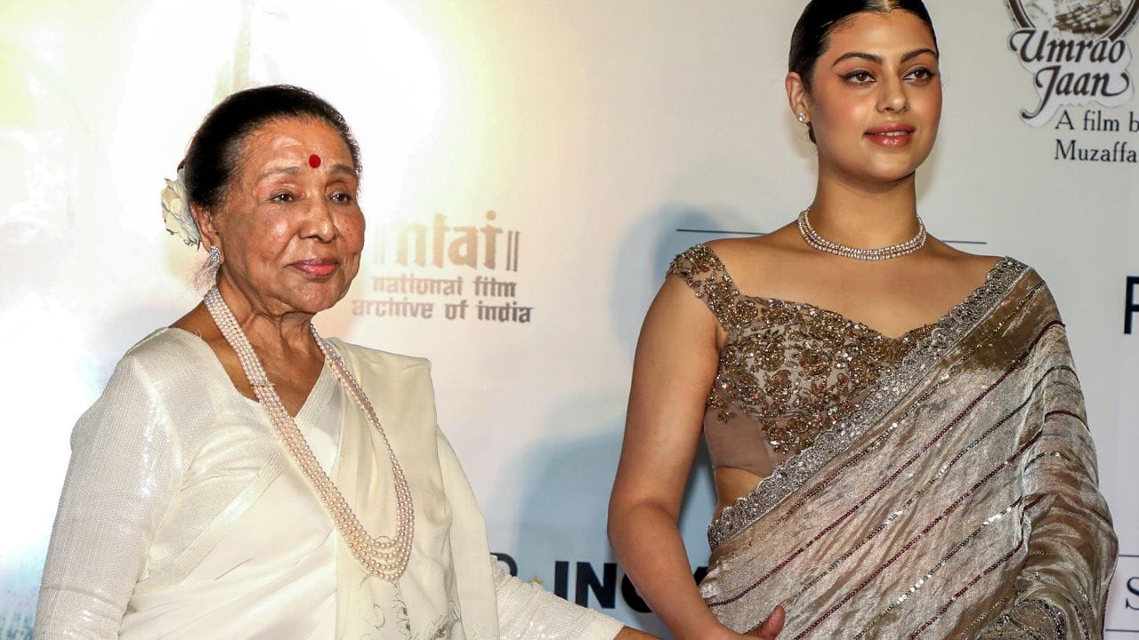 સિંગિંગ સિવાય તેમણે બિઝનેસમાં પણ સફળતા મેળવી હતી. તેની રેસ્ટોરન્ટ દેશ વિદેશમાં ફેમસ છે. મુંબઈ અને પુણેમાં તેની અનેક લક્ઝરી પ્રોપર્ટી તેમજ મોંઘી કાર અને લક્ઝરી લાઈફ સ્ટાઈલ જીવન હતુ.