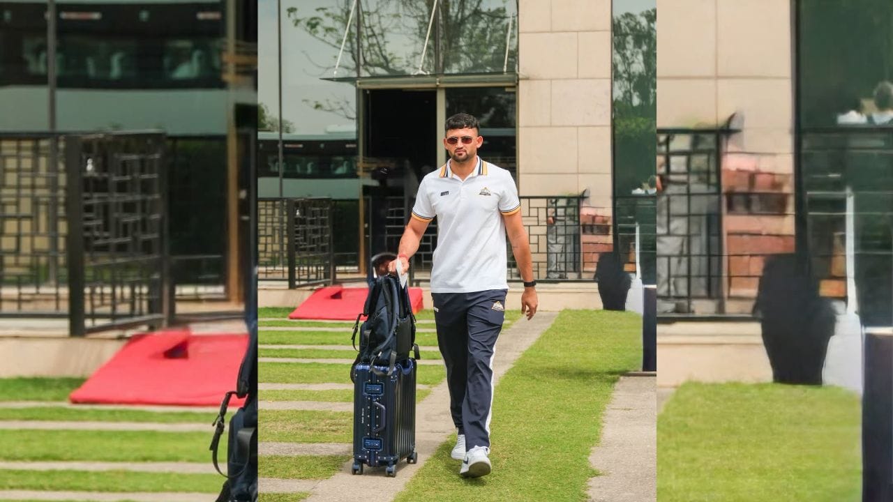 અશોક શર્મા અગાઉ કોલકાતા નાઈટ રાઈડર્સ અને રાજસ્થાન રોયલ્સ માટે રમી ચૂક્યો છે. તે રાજસ્થાન ટીમ માટે નેટ બોલર હતો અને KKR ટ્રાયલ્સમાં બધાને પ્રભાવિત કર્યા હતા. 2022ની ઓક્શનમાં તેને KKR દ્વારા 5.5 લાખમાં ખરીદવામાં આવ્યો હતો. જોકે 2026 સુધી તેને ચમકવાની તક મળી ન હતી