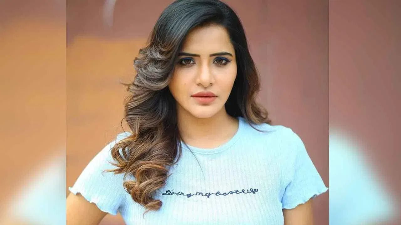 ફરિયાદમાં જણાવ્યા મુજબ, અભિનેત્રીએ લગ્નનું વચન આપીને યુવક પાસેથી મોટા પ્રમાણમાં નાણાં અને કિંમતી ભેટો મેળવી. આમાં લક્ઝરી કાર, અનેક એપાર્ટમેન્ટ, અંદાજે 5 કિલો સોનું અને અન્ય મોંઘી વસ્તુઓનો સમાવેશ થાય છે. કુલ મળીને આશરે ₹9.35 કરોડની છેતરપિંડીનો આરોપ મૂકવામાં આવ્યો છે. ઉપરાંત, આરોપ છે કે અભિનેત્રીની બહેને પણ યુવક પાસેથી ₹50 લાખની લોન લીધી હતી, જે હજી સુધી પરત કરવામાં આવી નથી.