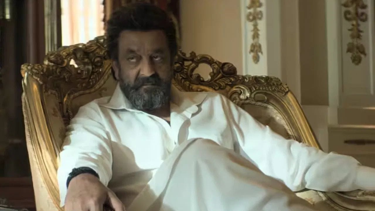 અહેવાલો સૂચવે છે કે આદિત્ય ધર દ્વારા દિગ્દર્શિત "ધુરંધર" મે મહિનાના છેલ્લા અઠવાડિયામાં અથવા જૂનના પહેલા અઠવાડિયામાં OTT પ્લેટફોર્મ પર સ્ટ્રીમ થઈ શકે છે. રણવીર આ ફિલ્મમાં સારા અર્જુન, રાકેશ બેદી, સંજય દત્ત, અર્જુન રામપાલ અને આર. માધવન સાથે પણ કામ કરી રહ્યા છે.