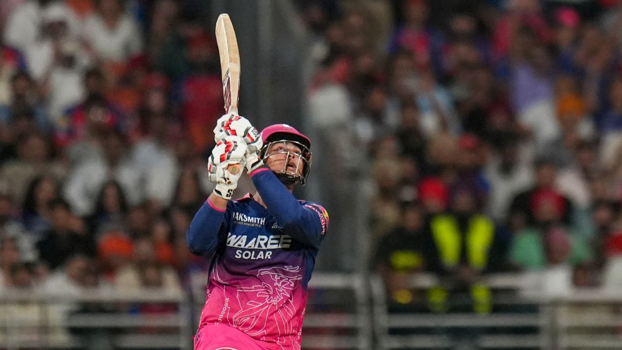 આ સિવાય પ્રભસિમરન સિંહ, શુભમન ગિલ અને સાઈ સુદર્શન પણ આ રેસમાં ટકી રહ્યા છે, જેથી આવનારા મેચોમાં સ્પર્ધા વધુ કઠિન બનવાની શક્યતા છે. (Image Credit Source : PTI)