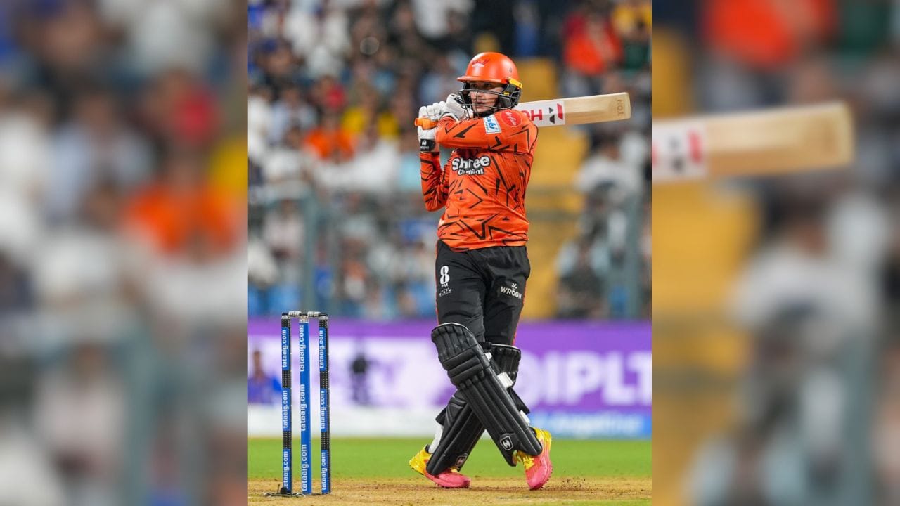 IPL 2026 સીઝનમાં અભિષેક શર્માએ 9 મેચમાં 425 રન બનાવીને પ્રથમ સ્થાન મેળવ્યું છે. (Image Credit Source: PTI)