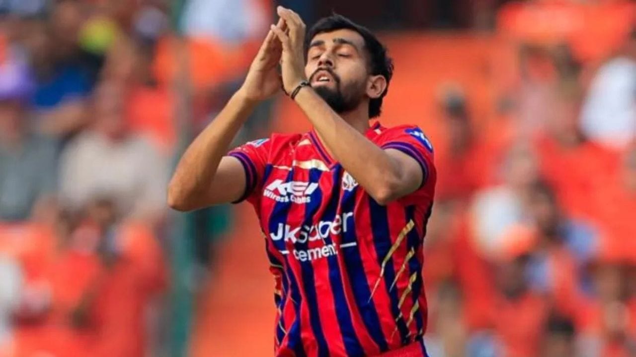 ક્રિકેટ ચાહકો હવે તેની આગામી મેચના પ્રદર્શન પર નજર રાખી રહ્યા છે કારણ કે પ્રિન્સ યાદવ IPL 2026નો સૌથી મોટો સરપ્રાઈઝ પેકેજ સાબિત થઈ રહ્યો છે. (Image Credit Source: PTI) 