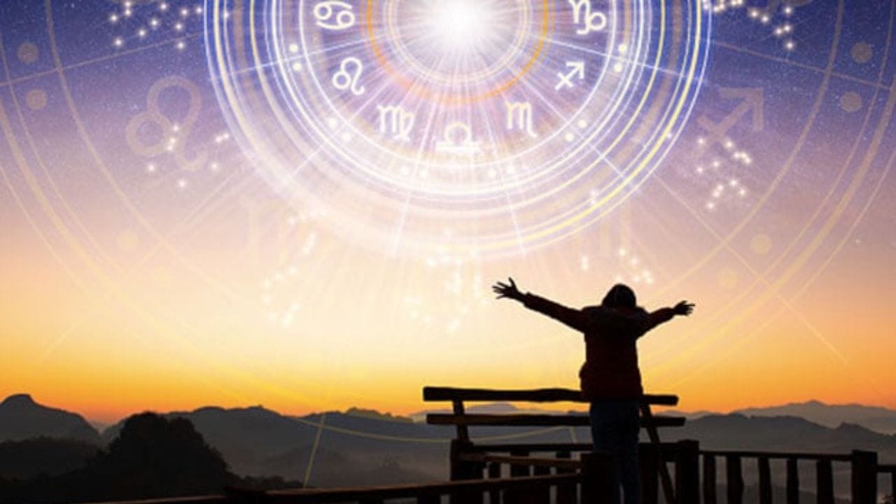 જ્યોતિષશાસ્ત્રમાં, બુધાદિત્ય રાજયોગને નાણાકીય લાભ અને નાણાકીય સમૃદ્ધિનો આશ્રયદાતા માનવામાં આવે છે. તો ચાલો જાણીએ કે 11 એપ્રિલે બનનારા બુદ્ધાદિત્ય યોગને કારણે કઈ રાશિના જાતકોને મોટો ફાયદો થવાનો છે.(ફોટો ક્રેડિટ-Google)