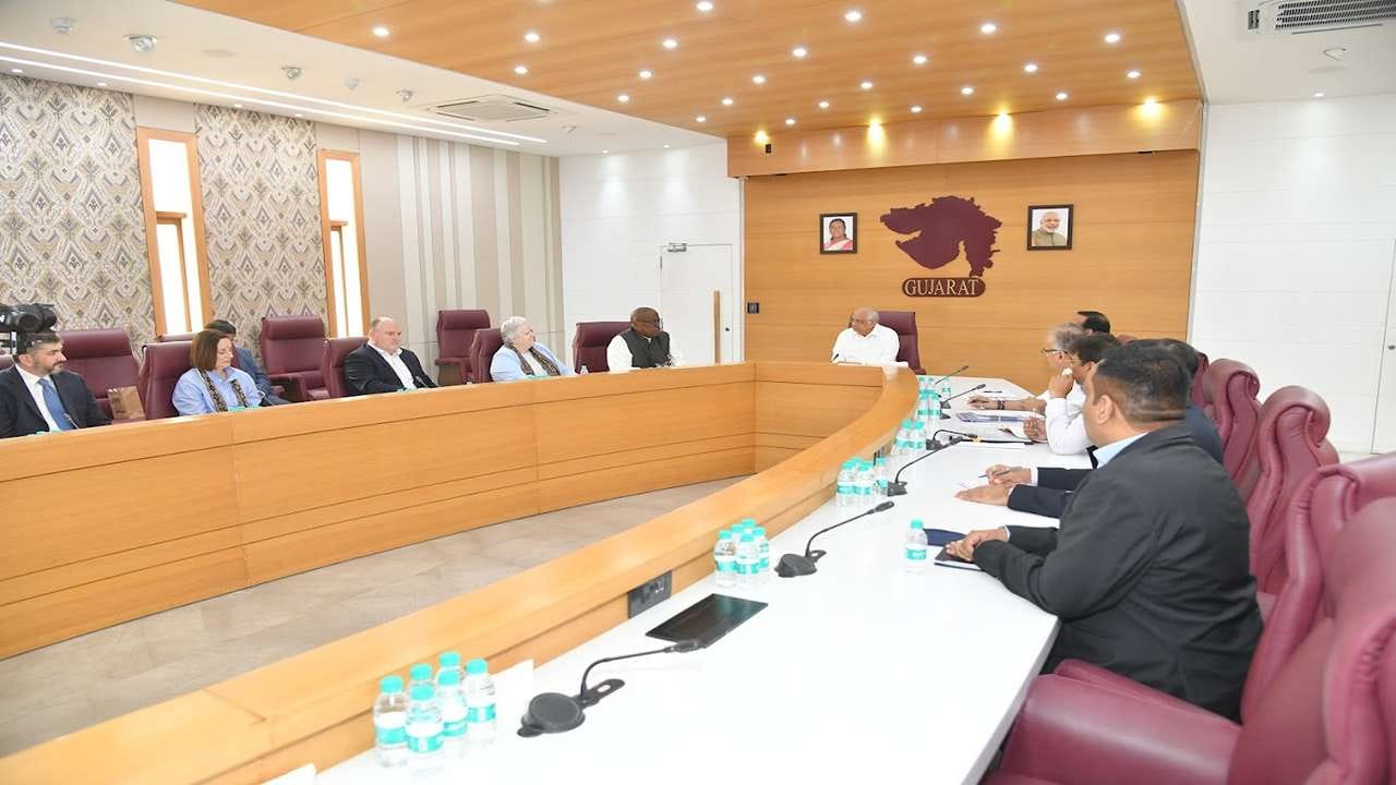 કોમનવેલ્થ ગેમ્સ-2030 એ શતાબ્દી કોમનવેલ્થ ગેમ્સ તરીકે યોજાવાની છે, ત્યારે ગુજરાત અને અમદાવાદને મળેલુ તેનું યજમાન પદ ખૂબ જ ગૌરવપૂર્ણ છે તેનો ઉલ્લેખ કરતાં ડોનાલ્ડે વડાપ્રધાન નરેન્દ્ર મોદીના વિઝનરી લિડરશીપ અને રમત-ગમતને અપાઈ રહેલા પ્રોત્સાહનની પ્રસંશા કરી હતી.