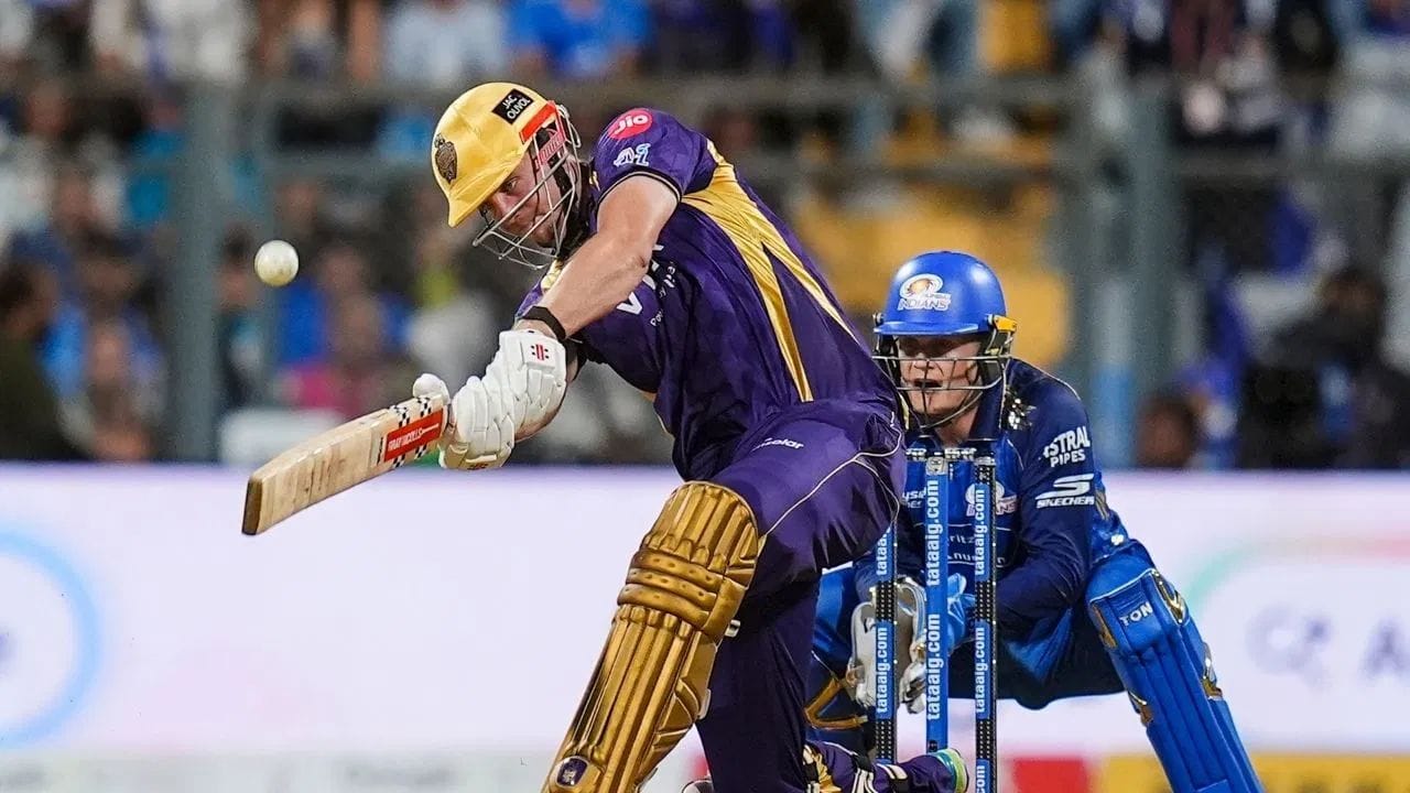 આઈપીએલ 2026 ની હરાજીમાં સૌથી મોંઘા ખેલાડી સાબિત થયેલા ઓસ્ટ્રેલિયન સ્ટાર કેમેરોન ગ્રીનની અત્યાર સુધીની સિઝન સારી રહી નથી. કારણ કે તે દરેક મેચમાં નિષ્ફળ રહ્યો છે. (ફોટો: PTI)
