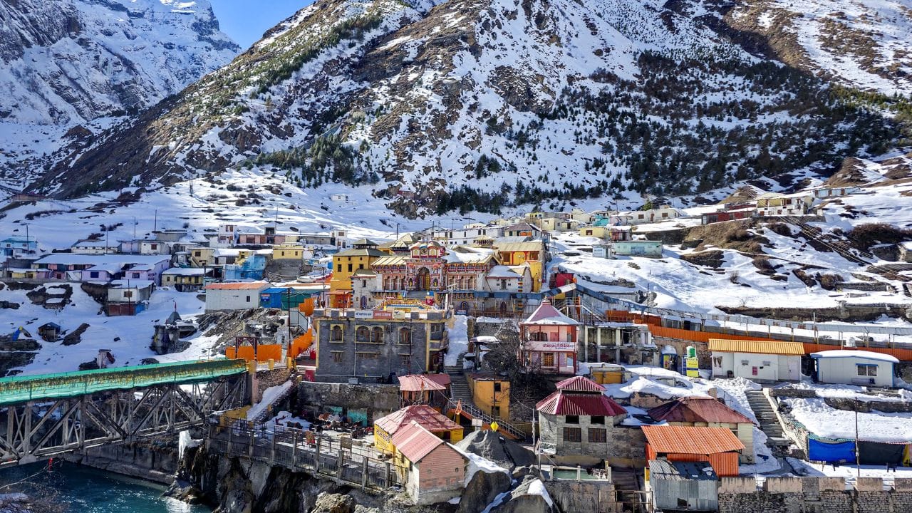  તમારી સફર માટે ગરમ કપડાં, રેઈનકોટ, મજબૂત ટ્રેકિંગ શૂઝ અને જરૂરી દવાઓ પેક કરી લો.જો પહેલાથી જ તમારું પ્લાનિંગ સારું હશે તો તમારી ટ્રિપ આરમદાયક રહેશે.  