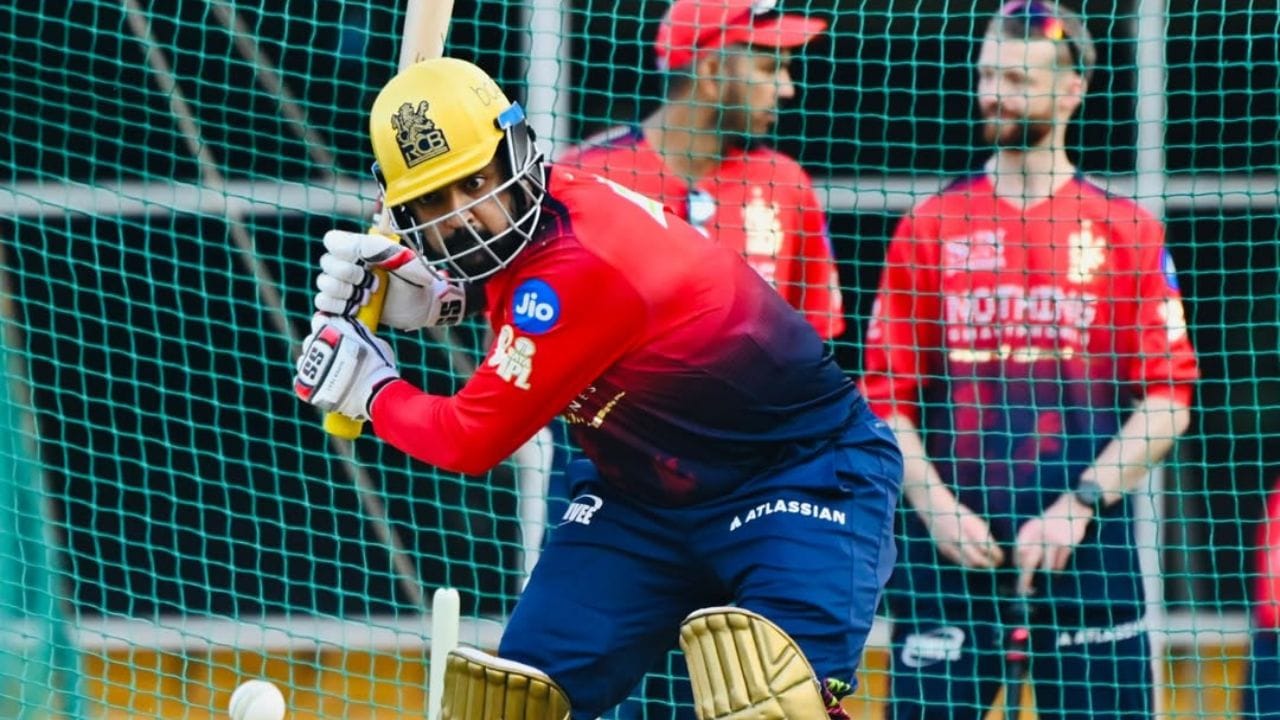 સ્વપ્નીલે કહ્યું, "કોઈ સમજી શકતું નથી કે, અમારી સફર કેટલી ભાવનાત્મક રહી છે." તેણે પોતાની પ્રભાવશાળી બોલિંગથી IPL 2024 માં RCB ને પ્લેઓફમાં પહોંચાડવામાં મુખ્ય ભૂમિકા ભજવી હતી.