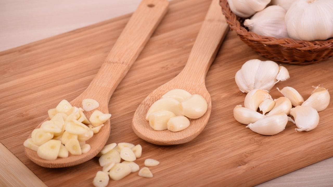 નોંધ : અહીં આપવામાં આવેલી માહિત ફક્ત આપની જાણકારી માટે છે. કોઈ પણ ઈલાજ માટે નિષ્ણાંતોની સલાહ લેવી જરૂરી છે.