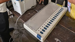 Breaking News  : કોંગ્રેસ ઉમેદવારનું બટન ન દબાતું હોવાના આરોપ બાદ, EVM બદલવામાં આવ્યું