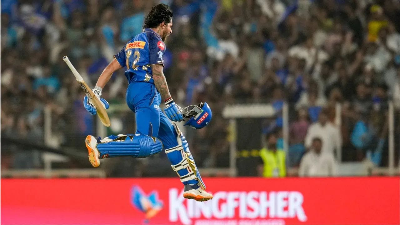 મુંબઈ ઈન્ડિયન્સે ગુજરાત ટાઈટન્સ સામે જીત માટે 200 રનનો લક્ષ્યાંક રાખ્યો હતો. જોકે, ગુજરાત ફક્ત 100 રન જ બનાવી શક્યું. આનો અર્થ એ થયો કે ગુજરાત ટાઈટન્સ તિલક વર્મા સામે એક રનથી હારી ગયું. આ સાથે, તિલક વર્મા વિરોધી ટીમને પાછળ છોડનાર પ્રથમ મુંબઈ ઈન્ડિયન્સ બેટ્સમેન બન્યો.