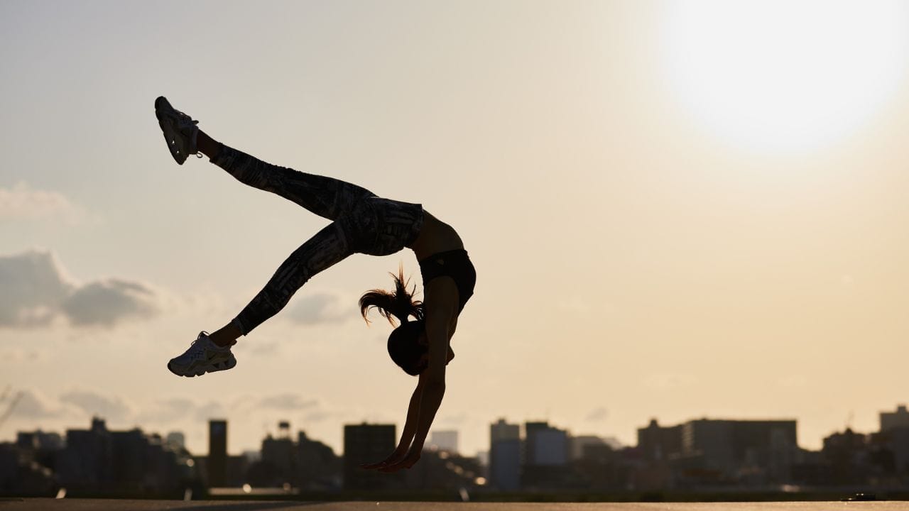 આજના સમયમાં લોકો પોતાના હેલ્થ અને ફિટનેસ પ્રત્યે વધુ જાગૃત બન્યા છે. ખાસ કરીને વજન ઘટાડવું અને પાચન સુધારવું હોય ત્યારે લોકો પોતાના ડાયેટમાં અલગ-અલગ હેલ્થ ડ્રિંક ઉમેરે છે. (Image Credit Source: Social Media) 