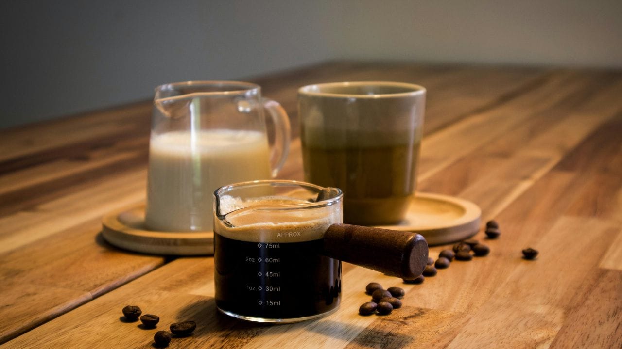 પરંતુ જો તેનું વધુ પ્રમાણમાં સેવન કરવામાં આવે તો પેટમાં એસિડિટી, બળતરા અને બ્લોટિંગ જેવી સમસ્યાઓ પણ થઈ શકે છે. ખાસ કરીને જેમને પહેલાથી જ ગેસ્ટ્રિક અથવા એસિડિટી સમસ્યા હોય, તેઓએ સાવચેત રહેવું જોઈએ. (Image Credit Source: Social Media)