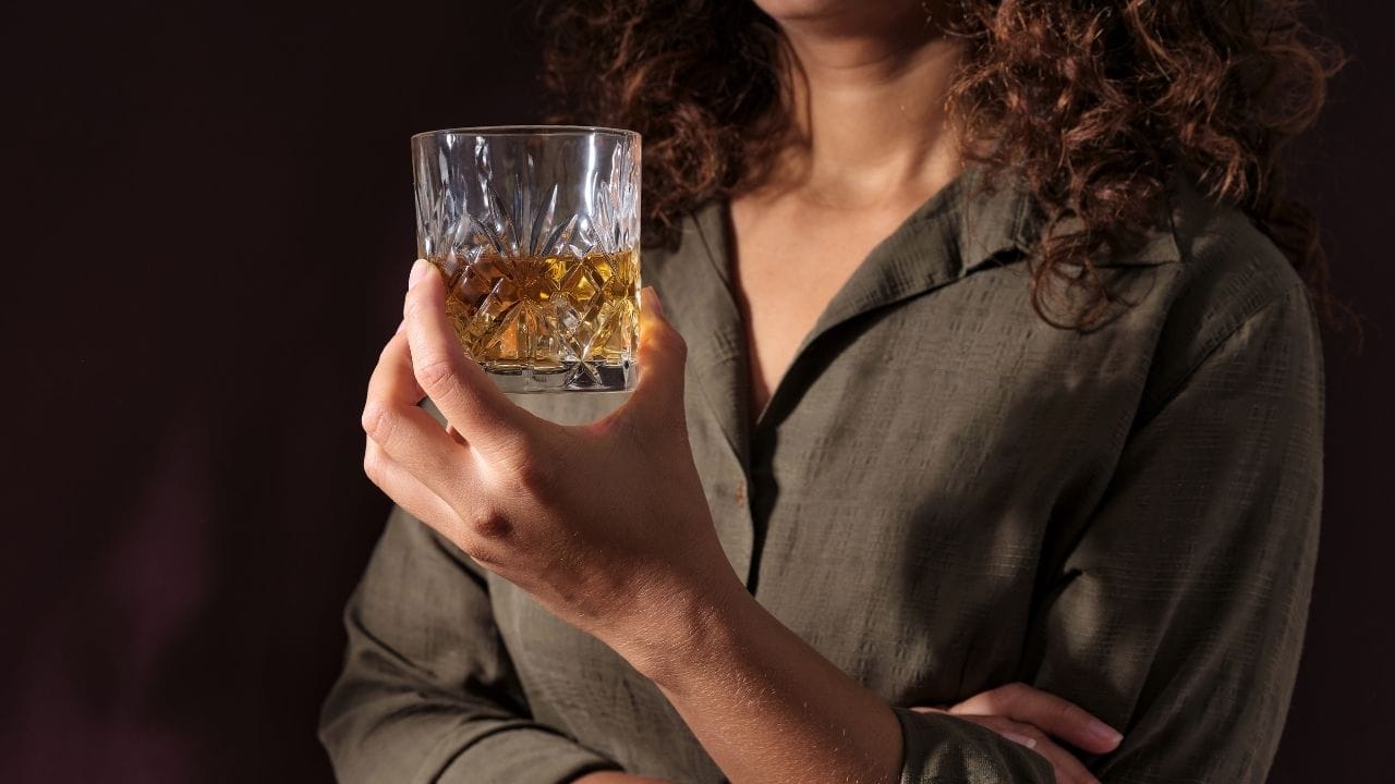 ‘ટેમ્પરરી પરમિટ’ ખાસ કરીને રાજ્યમાં થોડા સમય માટે આવતા લોકો માટે હોય છે, જે તેમને મર્યાદિત માત્રામાં દારૂ ખરીદવાની છૂટ આપે છે. આ પરમિટ સામાન્ય રીતે એક મહિના માટે માન્ય હોય છે.