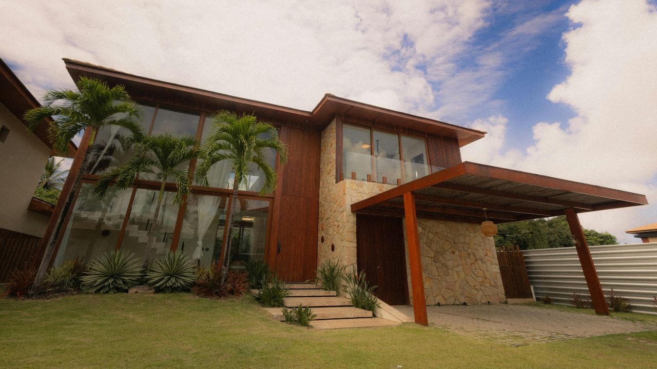 આ રીતે, હોમ લોન ઇન્સ્યોરન્સ એક વિકલ્પરૂપ સુરક્ષા સાધન છે, પરંતુ તેને લેવાનો નિર્ણય વ્યક્તિની નાણાકીય સ્થિતિ અને જરૂરિયાતોને ધ્યાનમાં રાખીને જ કરવો જોઈએ. (Image Credit Source: Social Media)