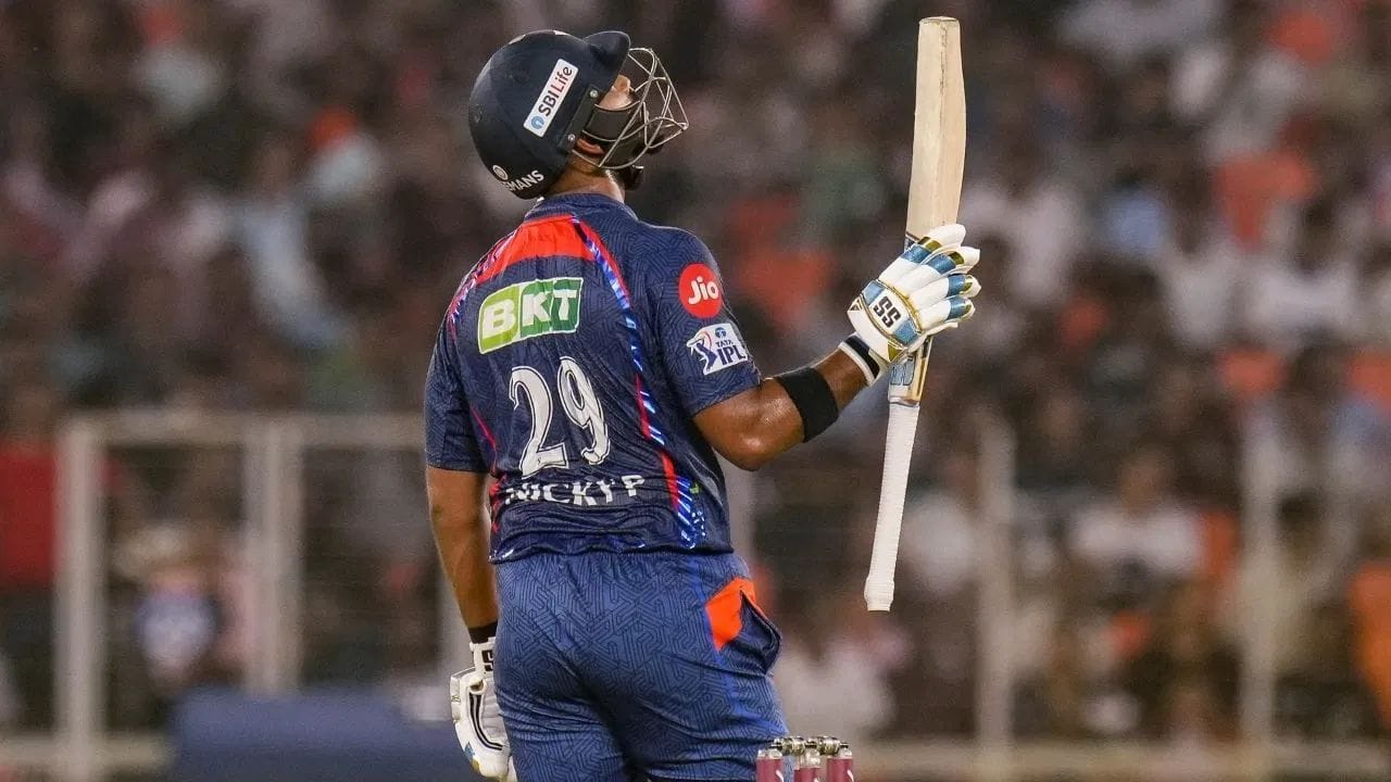 AAP Internal Conflict Key Leaders Resign Before Gujarat Local Body Elections