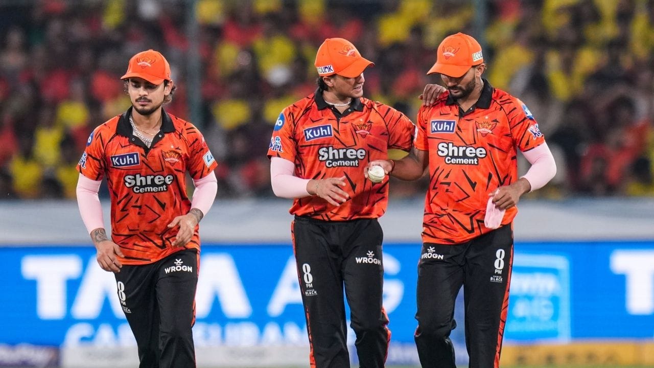 સનરાઈઝર્સ હૈદરાબાદનો બેટ્સમેન અભિષેક શર્મા 22 બોલમાં 59 રન બનાવ્યા હતા. આ સાથે 6 ચોગ્ગા અને 4 સિક્સ ફટકારી હતી.હેનરિક ક્લાસને 39 બોલમાં 59 રન બનાવ્યા હતા. જેમાં 6 ચોગ્ગા અને 2 સિક્સ સામેલ છે.હૈદરાબાદ માટે પૈસા વસુલ ખેલાડીઓ રહ્યા હતા.