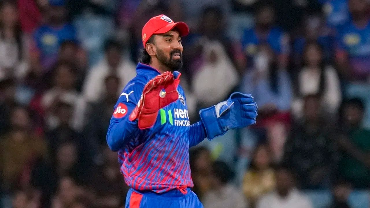 કેએલ રાહુલ ચોથા ક્રમે છે, તેણે છેલ્લા પાંચ વર્ષમાં 49 મેચોમાં 32 કેચ લીધા છે. તેણે ફક્ત બે કેચ છોડ્યા છે, અને તેની કેચ ટકાવારી 94.1 ટકા છે.