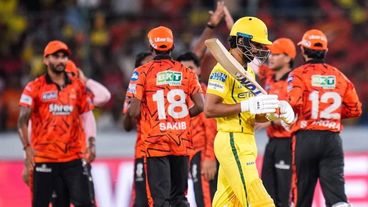 IPL 2026માં શ્રેષ્ઠ સરેરાશની દ્રષ્ટિએCSK ( 25.9)ના બોલર નંબર 2 પર છે.  તો RCB( 26.16), SRH ( 27.1) અને RRની સરેરાશ (28.08) છે.