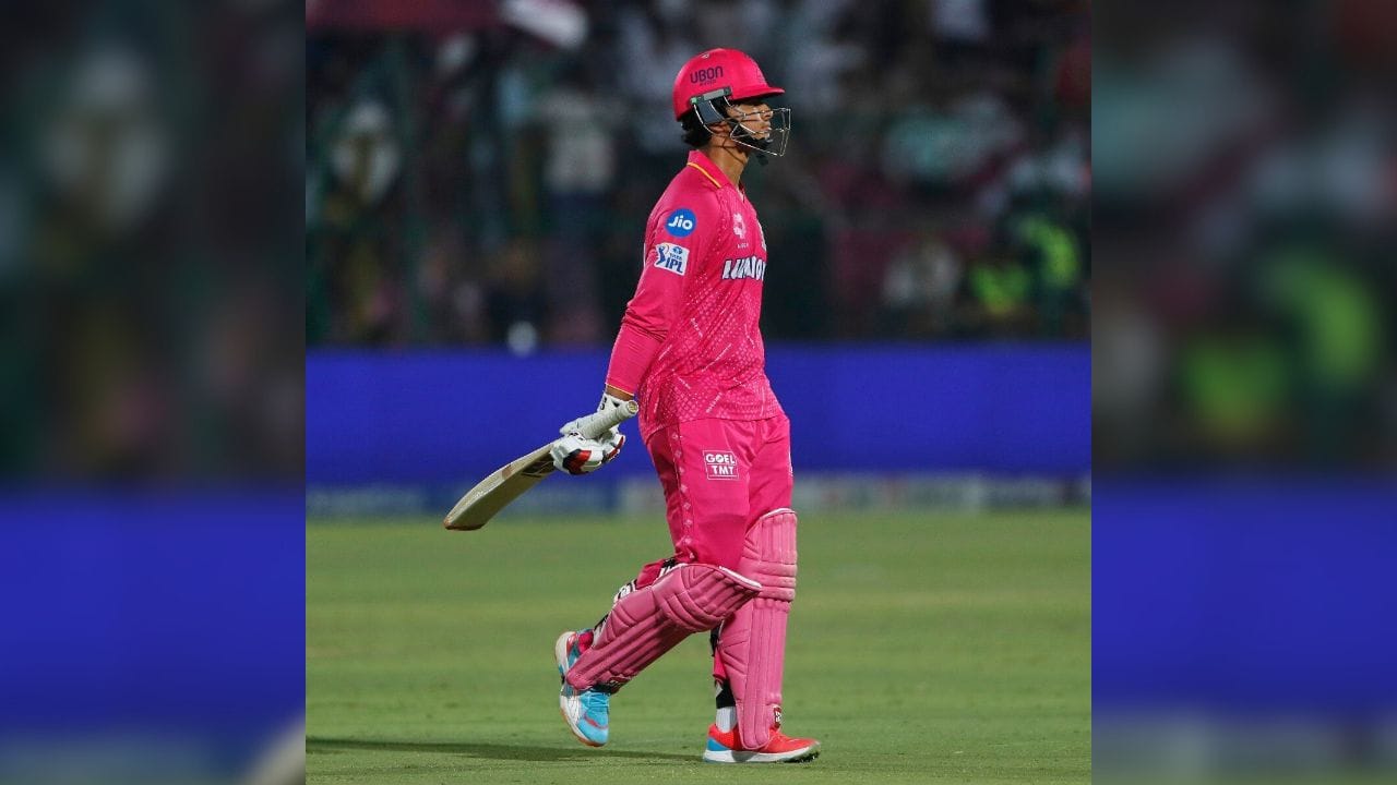 પરંતુ આ વખતે તેમની પાસે કંઈ ખાસ કરવાનો મોકો મળ્યો નહીં અને તેઓ પ્રથમ જ બોલ પર આઉટ થઈ ગયા. આ સાથે તેઓ IPL કરિયરમાં પ્રથમ વખત 'ગોલ્ડન ડક'નો શિકાર બન્યા. (Image Credit Source: PTI)