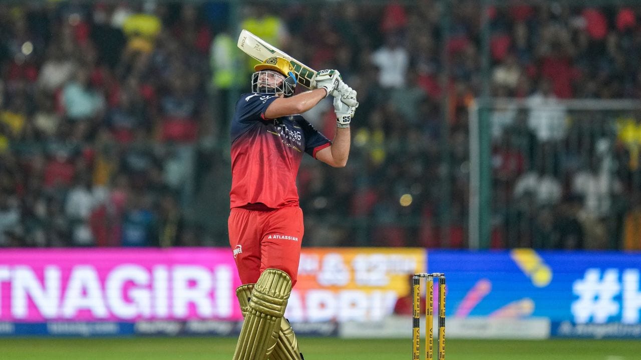 રોયલ ચેલેન્જર્સ બેંગ્લોરે ચેન્નાઈ સુપર કિંગ્સને તેમના હોમ ગ્રાઉન્ડ, ચિન્નાસ્વામી સ્ટેડિયમમાં ટિમ ડેવિડને કારણે સરળતાથી હરાવ્યું. 