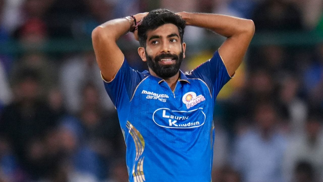 બુમરાહની બોલિંગ પ્રત્યે આદર વ્યક્ત કરતા મુંબઈ ઇન્ડિયન્સના બોલિંગ કોચે જણાવ્યું હતું કે: બુમરાહ પાસેથી આ એક વસ્તુ દુનિયાભરના બોલરોએ ચોક્કસપણે શીખવી જોઈએ.