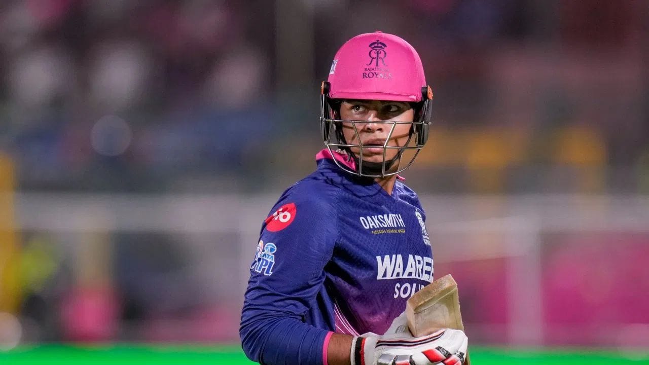 વૈભવ સૂર્યવંશીએ આ મેચમાં 50 રનનો આંકડો સ્પર્શતાની સાથે જ T20 ક્રિકેટમાં પોતાના 1000 રન પણ પૂરા કરી લીધા છે. તે T20માં 1000 રન બનાવનાર સૌથી યુવા ખેલાડી બની ગયો છે. તેણે માત્ર 15 વર્ષની ઉંમરે જ આ સિદ્ધિ હાંસલ કરી લીધી છે.