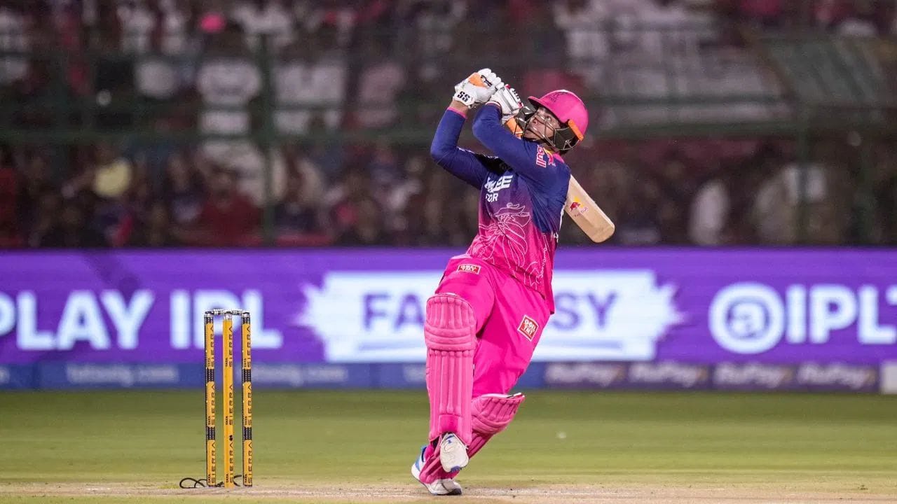 વૈભવ સૂર્યવંશીએ આ ઈનિંગ દરમિયાન સાકિબ હુસૈન સામે છગ્ગો મારવાનું પરાક્રમ પણ કર્યું હતું. હકીકતમાં, સાકિબ હુસૈને તેની પ્રથમ 3 IPL મેચમાં એક પણ છગ્ગો ખાધો નહોતો પરંતુ વૈભવ સૂર્યવંશી તે કરવામાં સફળ રહ્યો હતો.