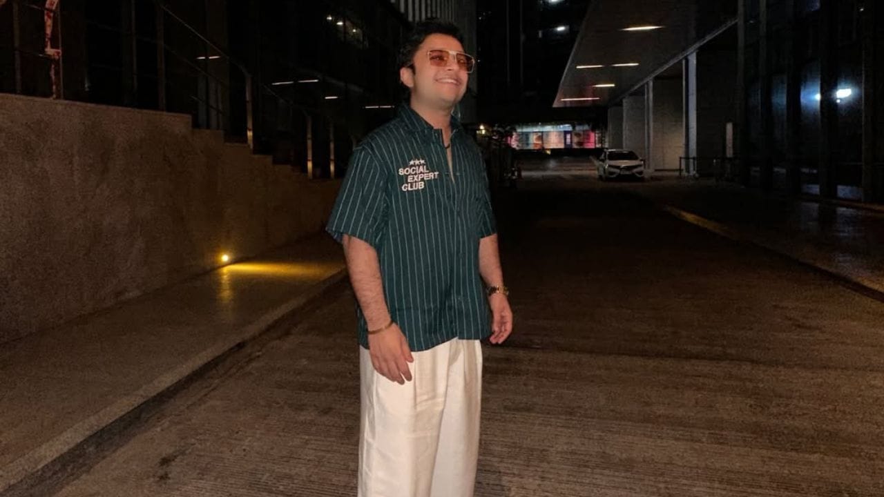 વાત એમ છે કે, આ શોમાં એક્ટર હાર્દિક સંગાણીની એન્ટ્રી થઈ છે, જેઓ આ પહેલા 'થપકી પ્યાર કી' અને 'તાન્હાજી' જેવી ફિલ્મોમાં જોવા મળ્યા છે. 'તારક મહેતા કા ઉલ્ટા ચશ્મા'નો ભાગ બનવા બદલ ખુશી વ્યક્ત કરતા હાર્દિક સંગાણીએ જણાવ્યું કે, "હું આ શો જોતા જોતા જ મોટો થયો છું. અમારા ગુજરાતીઓ માટે લંચ અને ડિનર આ શો વગર અધૂરું છે. મારે હંમેશા આ સિરીઝમાં કામ કરવું હતું, ખાસ કરીને એટલા માટે કારણ કે, મેં આના ઘણા કલાકારો સાથે ગુજરાતી થિયેટરમાં કામ કર્યું છે." 