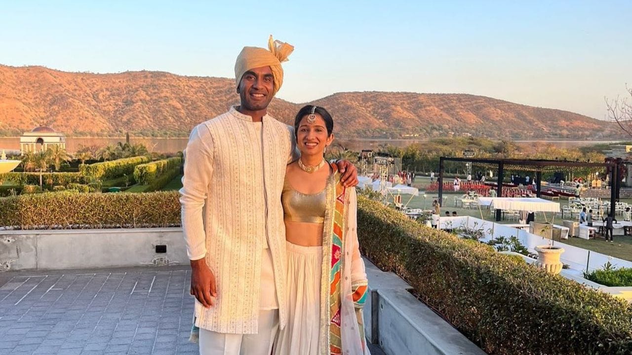 બાળપણમાં તેમની માતાનું અવસાન થયા પછી તેમના પિતા, જયસિંહ યાદવ (ભૂતપૂર્વ રણજી ક્રિકેટર) એ તેમનો ઉછેર કર્યો હતો. જયંતના પિતાનું 2017માં હૃદયરોગના હુમલાથી અવસાન થયું હતું.