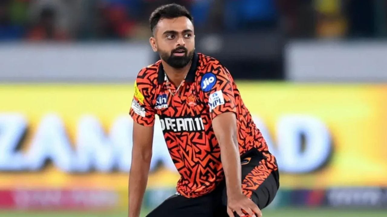 જયદેવ ઉનડકટ પણ IPL 2026 માં હૈદરાબાદ તરફથી રમી રહ્યો હોવાથી મત આપી શક્યો નહીં. 