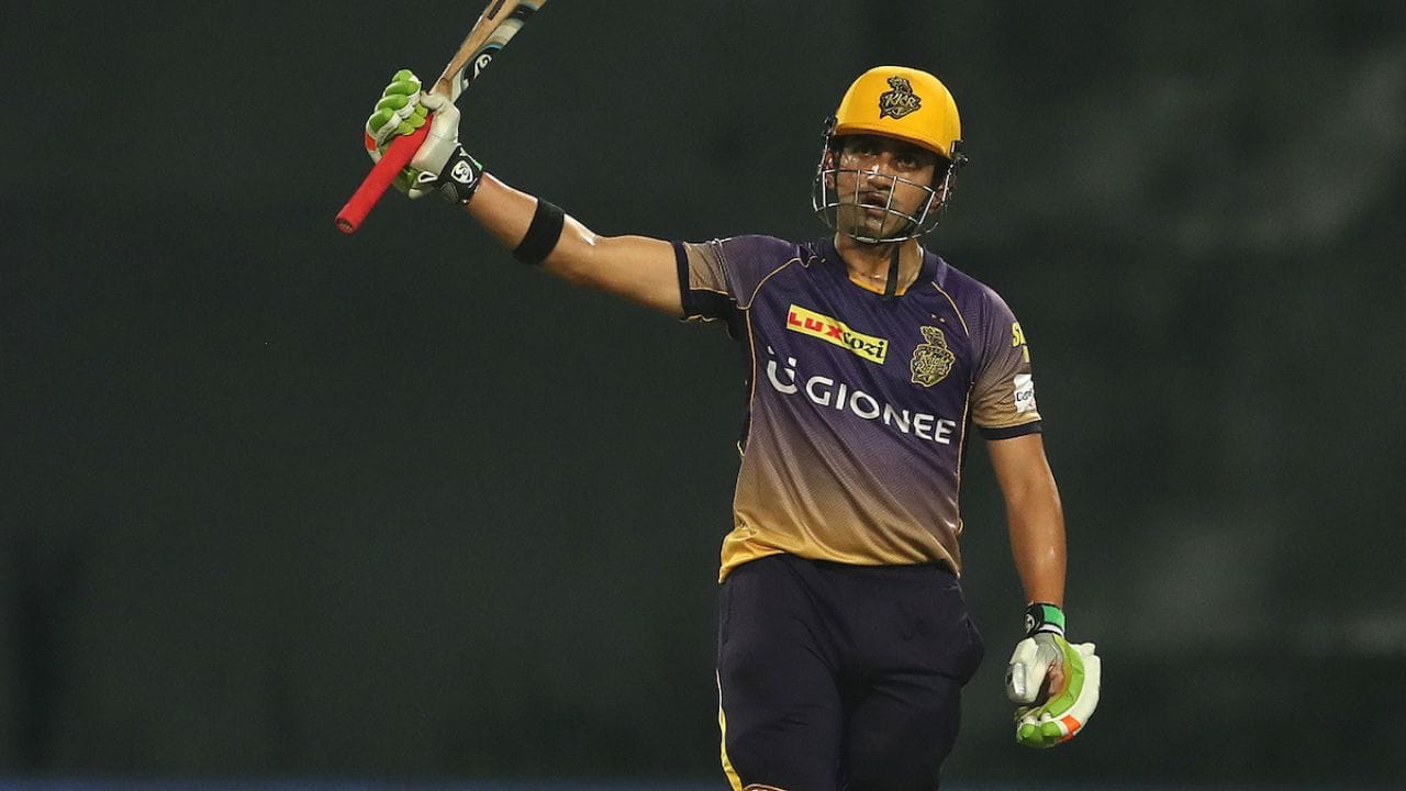 ગૌતમ ગંભીર 2011 માં KKR ના કેપ્ટન તરીકે પહેલીવાર ગોલ્ડન ડક પર આઉટ થયો હતો. તે મેચ કોચી ટસ્કર્સ સામે હતી. ત્યારબાદ 2012 માં ગંભીર રાજસ્થાન રોયલ્સ સામે ગોલ્ડન ડક પર આઉટ થયો હતો.