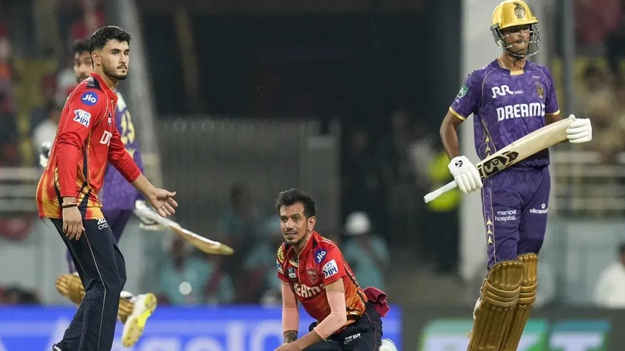 જો પરિસ્થિતિ એટલી ખરાબ થાય કે પાંચ ઓવર પણ રમાઈ ન શકે, તો મેચને રદ જાહેર કરવામાં આવશે. આવી સ્થિતિમાં બંને ટીમોને એક-એક પોઈન્ટ આપવામાં આવશે.