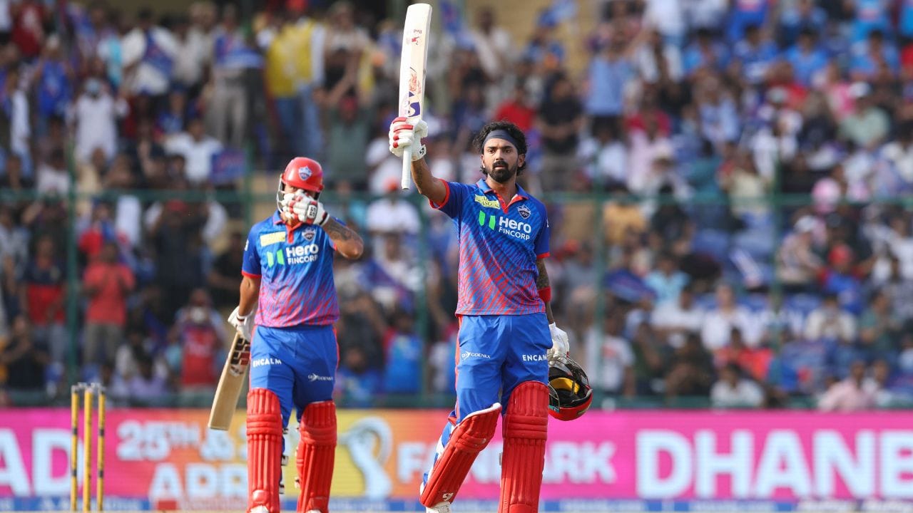 દિલ્હી કેપિટલ્સે ટોસ જીતીને પહેલા બેટિંગ કરવાનો નિર્ણય લીધો, અને રાહુલ ટીમને મજબૂત શરૂઆત આપવામાં સફળ રહ્યો. રાહુલની વિસ્ફોટક ઇનિંગમાં પંજાબ કિંગ્સની નબળી ફિલ્ડિંગે પણ મહત્વપૂર્ણ ભૂમિકા ભજવી. પંજાબ ટીમે રાહુલને બે જીવતદાન આપ્યું, જેનો તેણે પૂરો ફાયદો ઉઠાવ્યો.