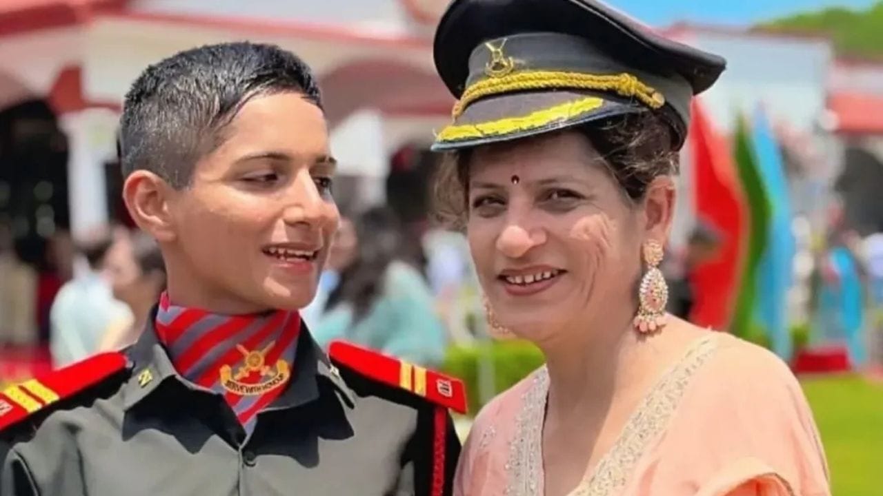 મિસ ઈન્ડિયાનો ખિતાબ જીત્યા પછી પણ કશિશે પોતાની સફર અટકાવી નહીં. 2024માં તેમણે CDS (Combined Defence Services) પરીક્ષા આપી અને તેમાં ઓલ ઈન્ડિયા રેન્ક 2 મેળવીને ઇતિહાસ રચ્યો. આ સફળતા તેમની મહેનત અને લગનનો સાબિતી છે.