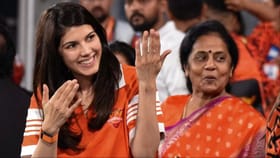 VIDEO: કાવ્યા મારનને કોણે આપ્યું ગુલાબ?