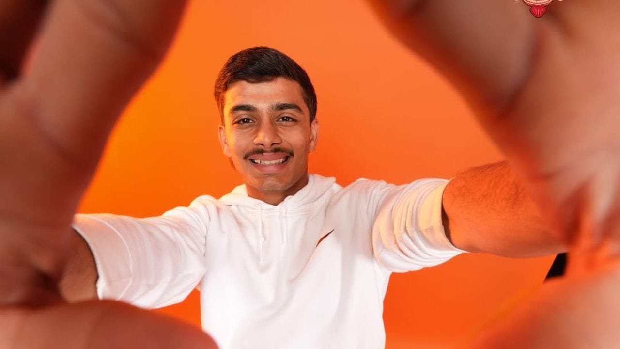  જ્યારે હું સાડા સાત વાગ્યે ઘરે આવ્યો તો હું લિફ્ટમાં હતો. ત્યારે બધા ઓક્શન જોતા હતા અને ઘરે સેબ્રેશન કરી રહ્યા હતા. બધા રડી રહ્યા હતા.