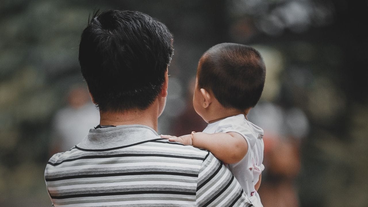 જસ્ટિસ અનિલ કુમારે તેજસ્વિની ગૌડ અને અન્ય શેખર જગદીશ પ્રસાદ તિવારી કેસમાં હાઇકોર્ટના નિર્ણયનો ઉલ્લેખ કર્યો. કોર્ટે જણાવ્યું હતું કે, બાળકોની કસ્ટડીના કેસોમાં હેબિયસ કોર્પસ અરજી ફક્ત ત્યારે જ સ્વીકાર્ય છે જો કસ્ટડી ગેરકાયદેસર હોય અથવા કાનૂની અધિકાર વિના હોય. 