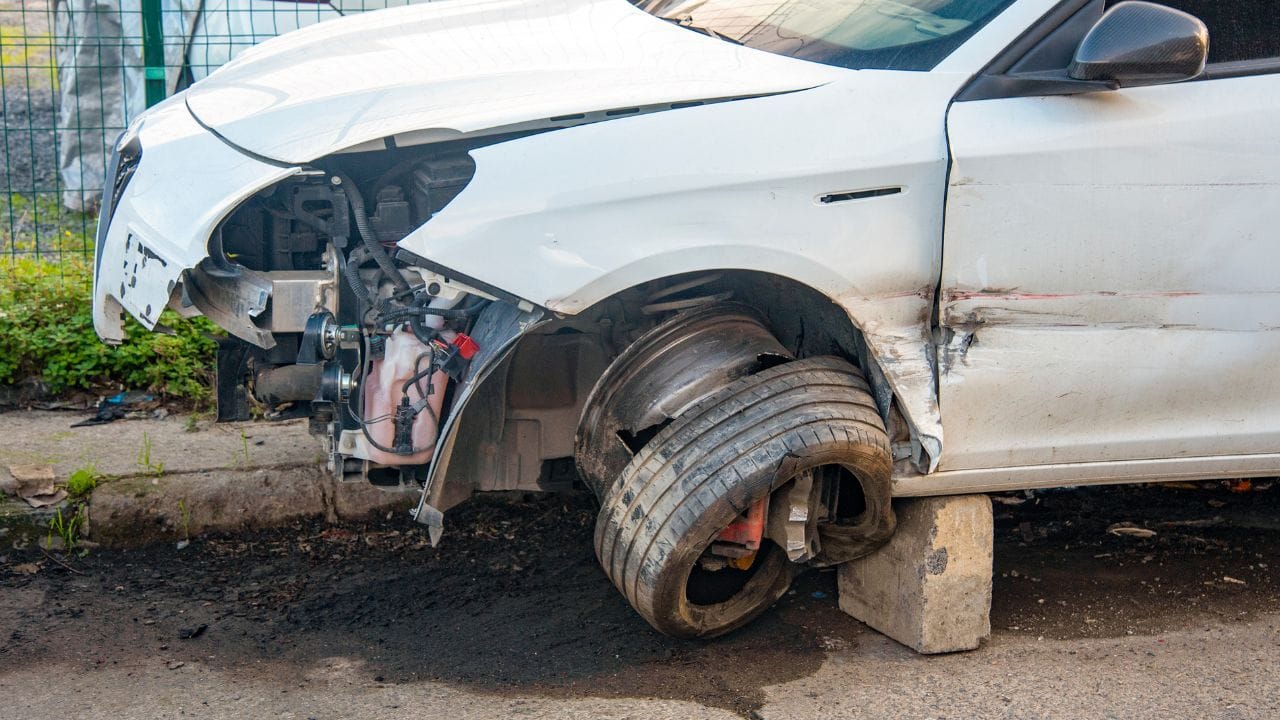  સરકાર મદદ કરનારાઓને પ્રોત્સાહન આપવા માટે 5,000 સુધીના રોકડ પુરસ્કાર અને પ્રશસ્તિપત્ર પ્રદાન કરે છે. ગંભીર કિસ્સાઓમાં, સમાજમાં સકારાત્મક સંદેશ મોકલવા માટે રાષ્ટ્રીય સ્તરે જીવન બચાવનારાઓનું સન્માન પણ કરવામાં આવે છે.કાયદાનો ઉદ્દેશ્ય સમાજમાંથી ભય દૂર કરવાનો છે જેથી લોકો રસ્તાઓ પર દર્શક બનવાને બદલે રક્ષક બને.