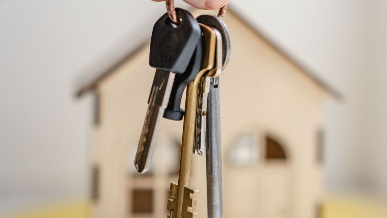 મેન્ટેનેસ એન્ડ વેલફેર અને પેરેન્ટસ એન્ડ સીનિયર સીટિઝન એક્ટ 2007 મુજબ,જો સીનિયર નાગરિકોની તેમના બાળકો અથવા અન્ય વારસદારો દ્વારા યોગ્ય રીતે સંભાળ રાખવામાં આવતી નથી, તો તેઓ તેમને આપવામાં આવેલી મિલકત પાછી લઈ શકે છે.