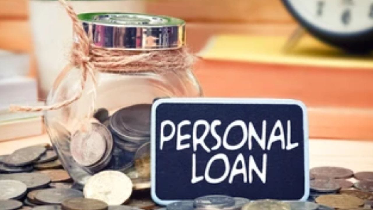 આથી લોન લેતી વખતે ગેરંટીદાર બનતા પહેલા અથવા કો-અપ્લિકન્ટ તરીકે નામ ઉમેરતા પહેલા સાવચેતી રાખવી જરૂરી છે. કારણ કે આવી સ્થિતિમાં ભવિષ્યમાં નાણાકીય જવાબદારી ઊભી થઈ શકે છે.
