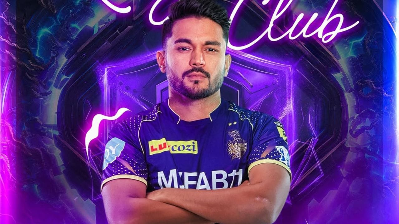 IPL 2014, 2015 અને 2016 સીઝનમાં, કોલકાતા નાઈટ રાઇડર્સે 2014માં સમગ્ર ટુર્નામેન્ટ દરમિયાન ગ્રુપ મેચોમાં શાનદાર પ્રદર્શન બદલ મનીષ પાંડેને જાળવી રાખ્યો હતો. 