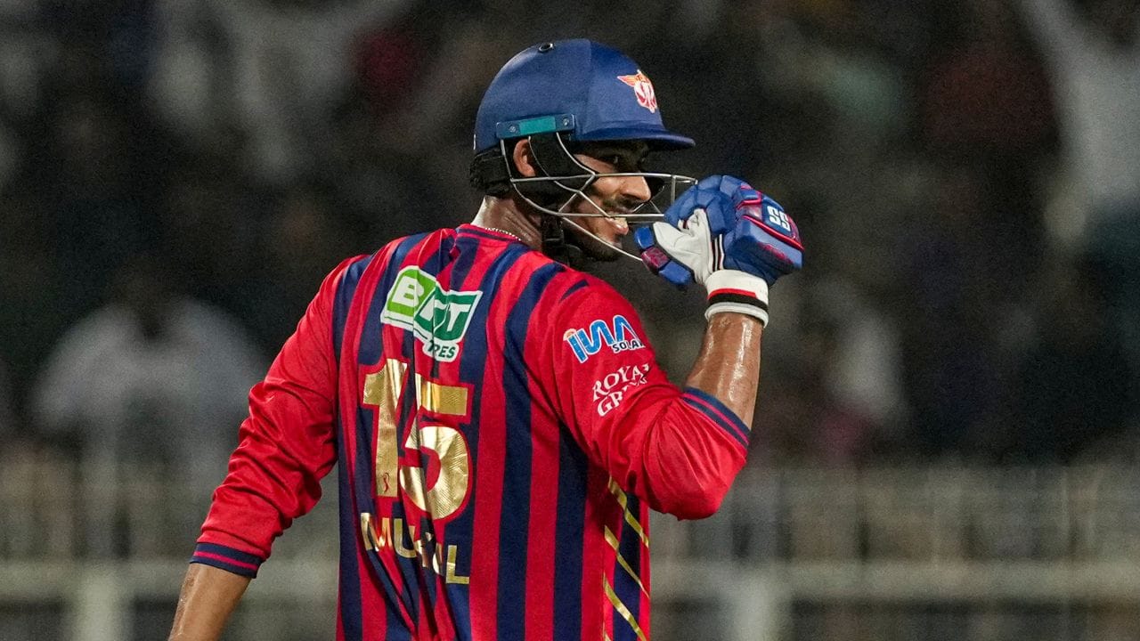 મુકુલ ચૌધરીએ 6 વર્ષ સુધી રાજસ્થાન વહીવટી સેવા (RAS)ની તૈયારી કરી, પણ તેમાં તે નિષ્ફળ ગયો. ત્યારબાદ તેણે રિયલ એસ્ટેટમાં પોતાનો હાથ અજમાવ્યો, પરંતુ તે પણ સફળ ન થયું. પરંતુ આ અડચણો છતાં તેનું સ્વપ્ન અકબંધ રહ્યું.આજે તે સપનું પૂર્ણ થયું છે.